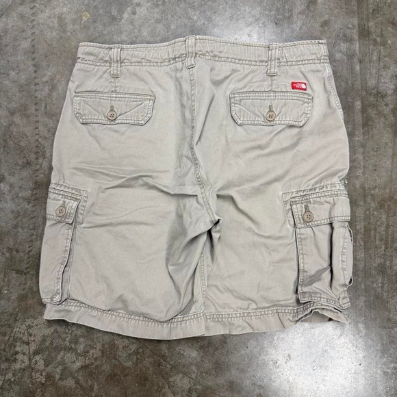 The North Face Other - The North Face Vintage Y2K Beige Baggy Skater Cargo Shorts Mens 36 Khaki Hiking